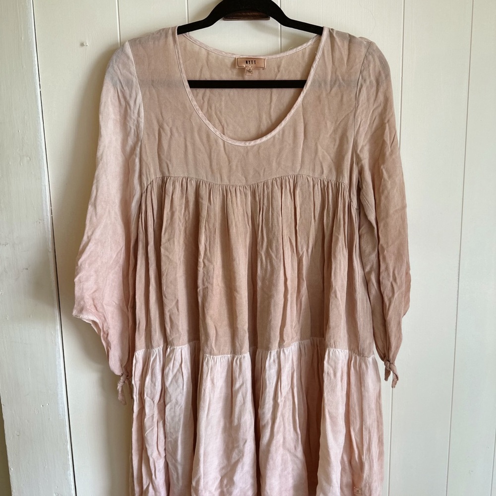 NYTT Flowy Dress